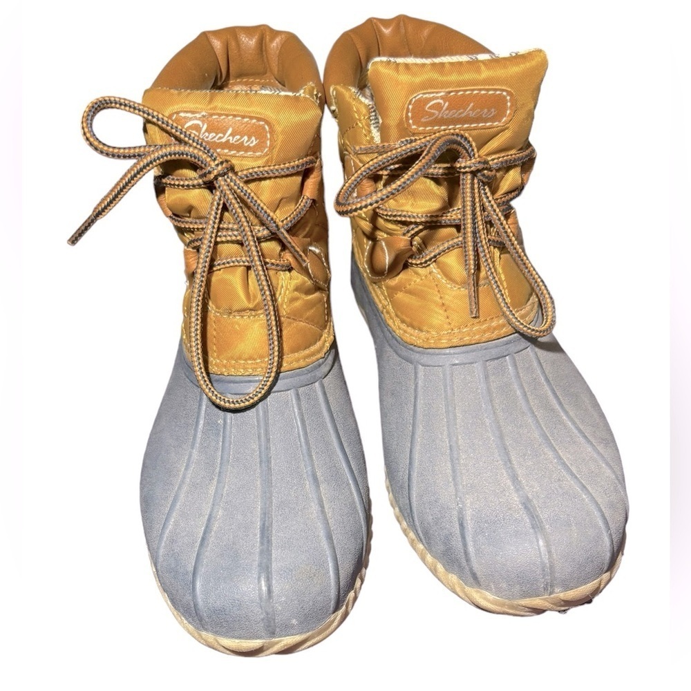 SKECHERS DUCK BOOTS - SIZE 8- NAVY/BROWN